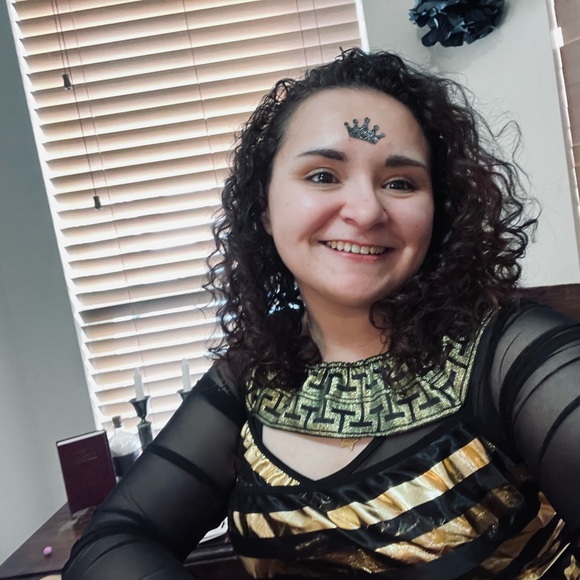 Meet your Posher, Katie - Picture 8 of 9